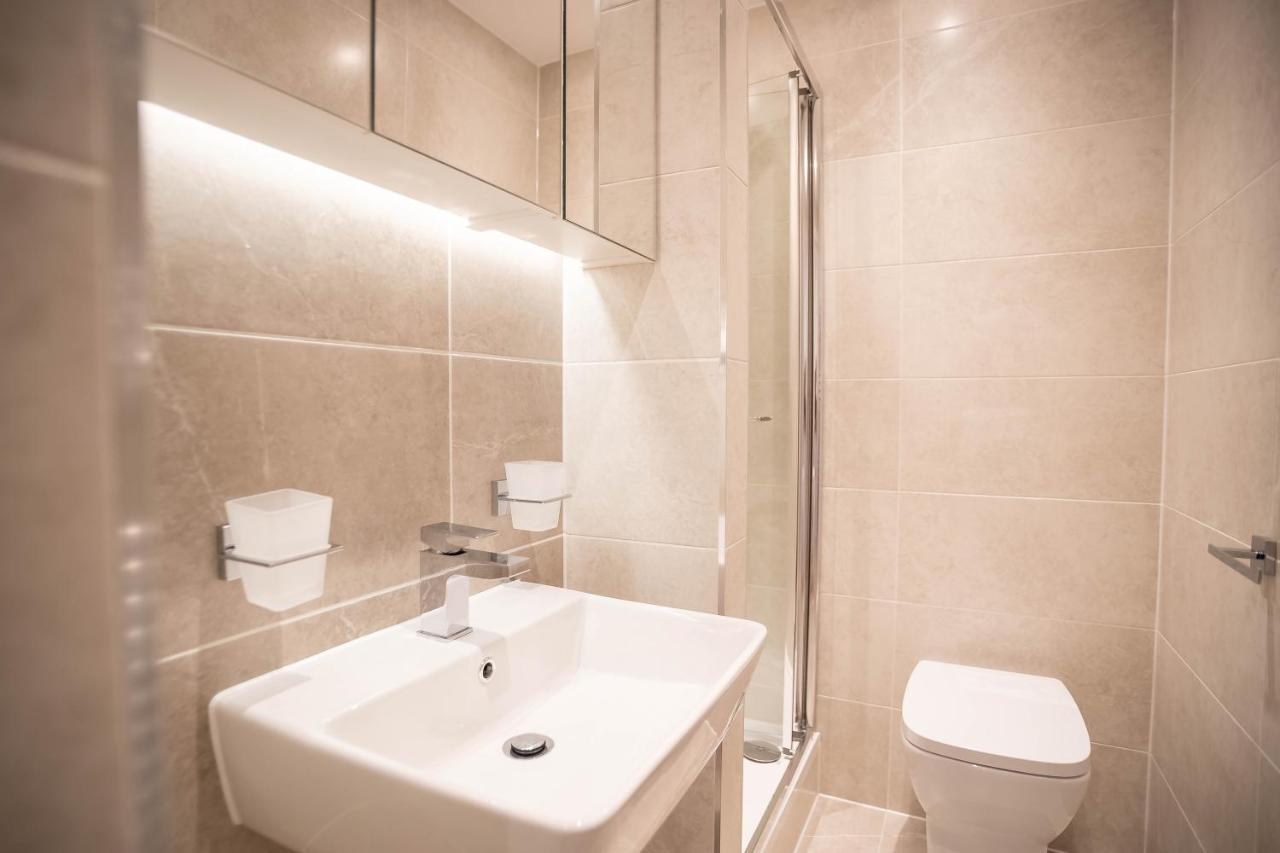 Two Bed Flat With Wrap Around Terrace Near Legoland, Windsor, Tube Station Διαμέρισμα Σλόουθ Εξωτερικό φωτογραφία
